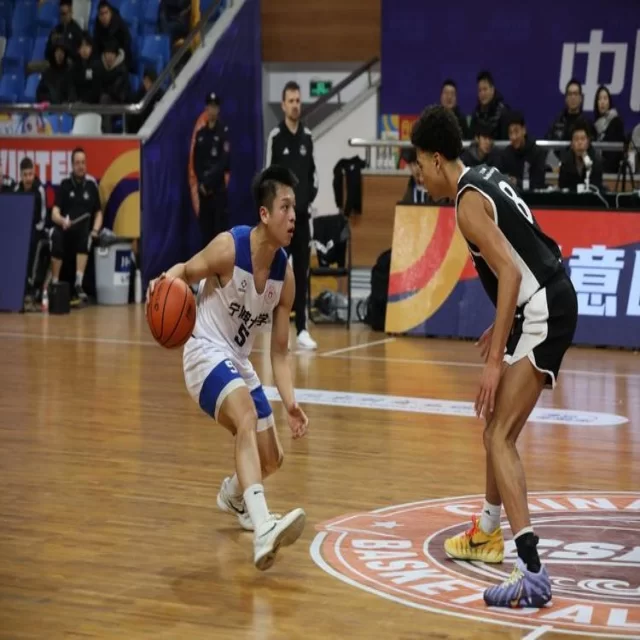 联赛规则变化与心理应对视角的全面解读（CROWN SPORTS）